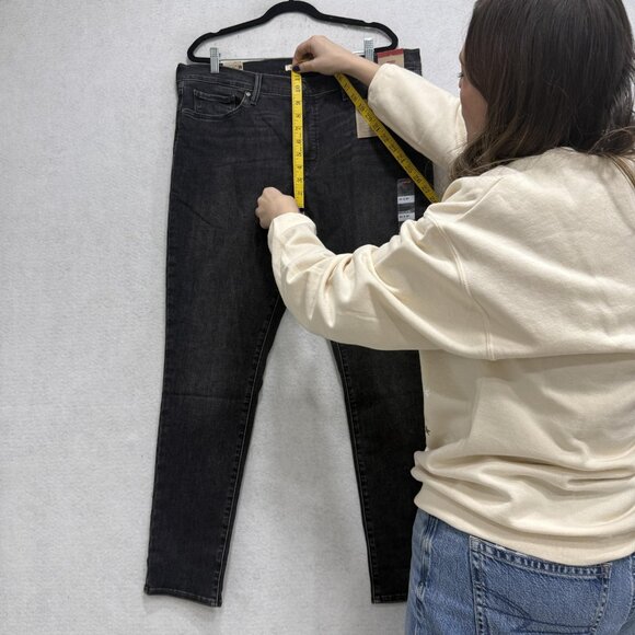 Levis 311 Shaping Skinny Jeans Womens 34 Black Dark Wash Stretch Denim Mid Rise - Picture 6 of 12